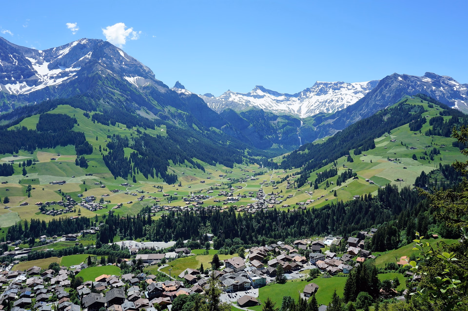 Wie heißen die bekannten Wasserfälle bei Adelboden?