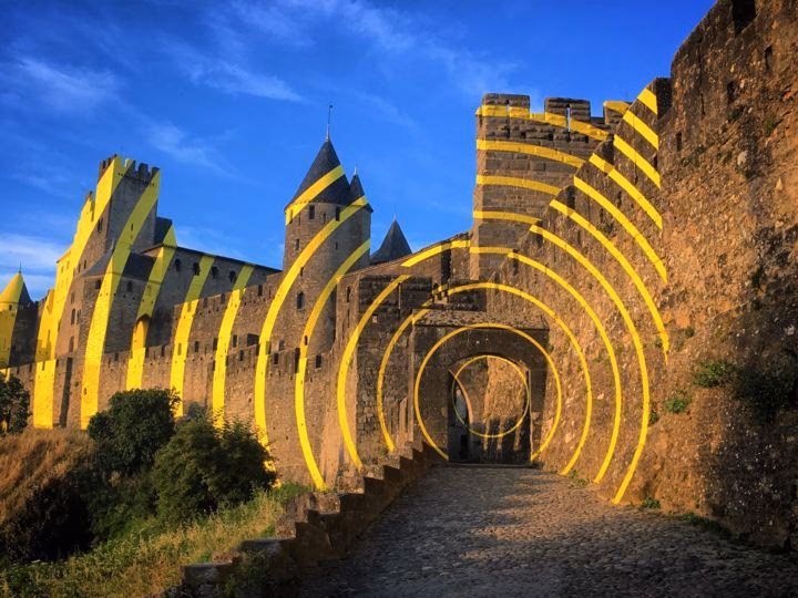 Welche Beispiele gibt es für Anamorphosen?