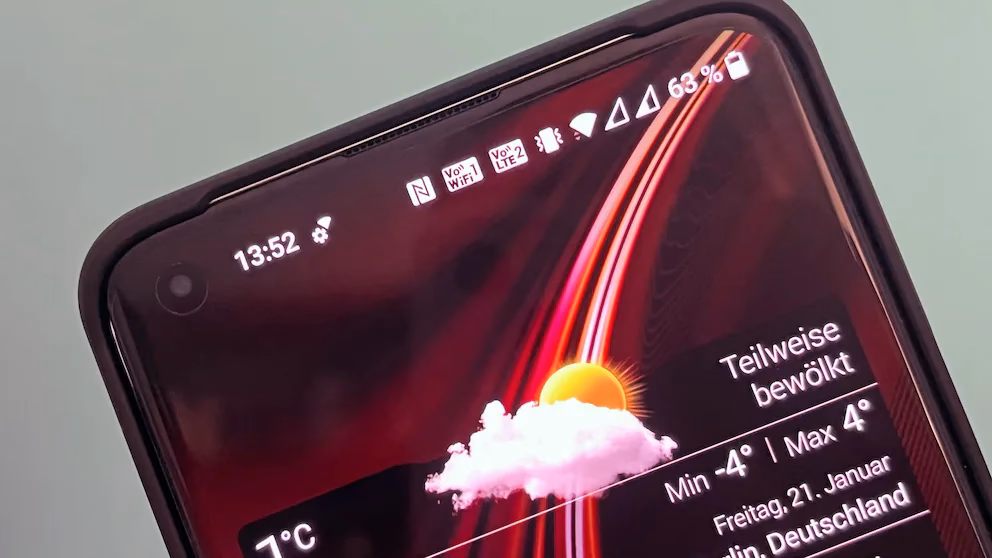 Was sind die kleinen Symbole oben auf dem Android Bildschirm?