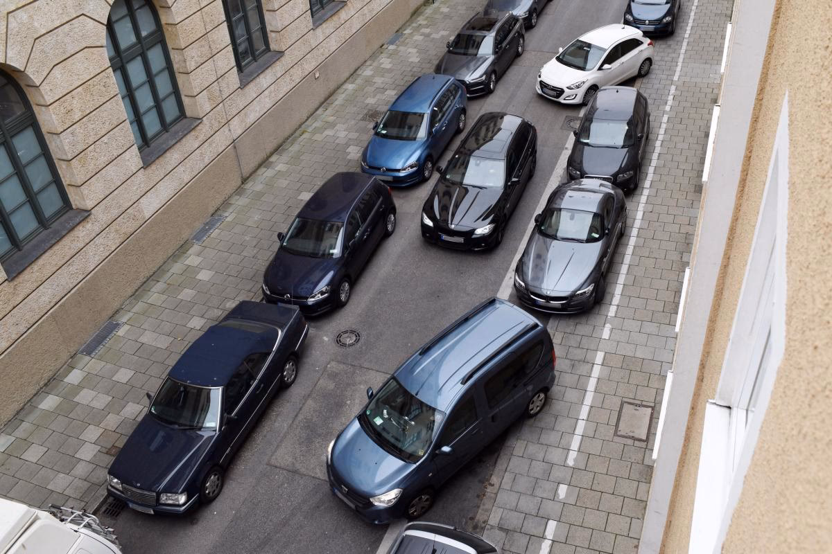 Wie viel kostet es, eine Rückfahrkamera einzubauen?