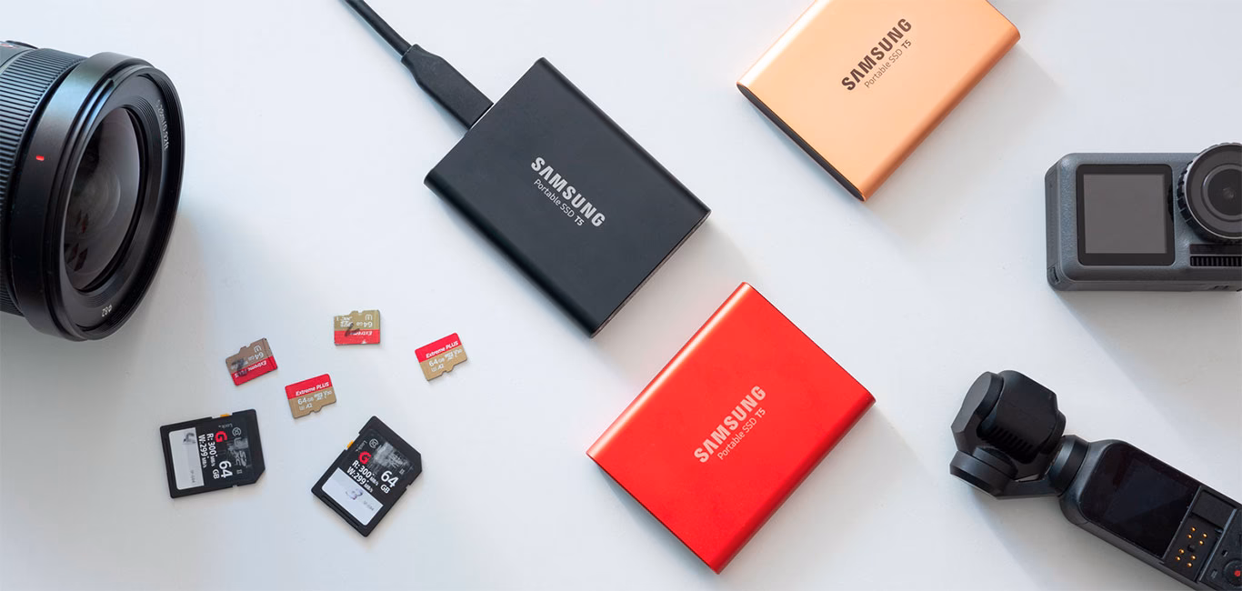 Wie kann ich Fotos von meiner Kamera direkt auf einen USB-Stick laden?