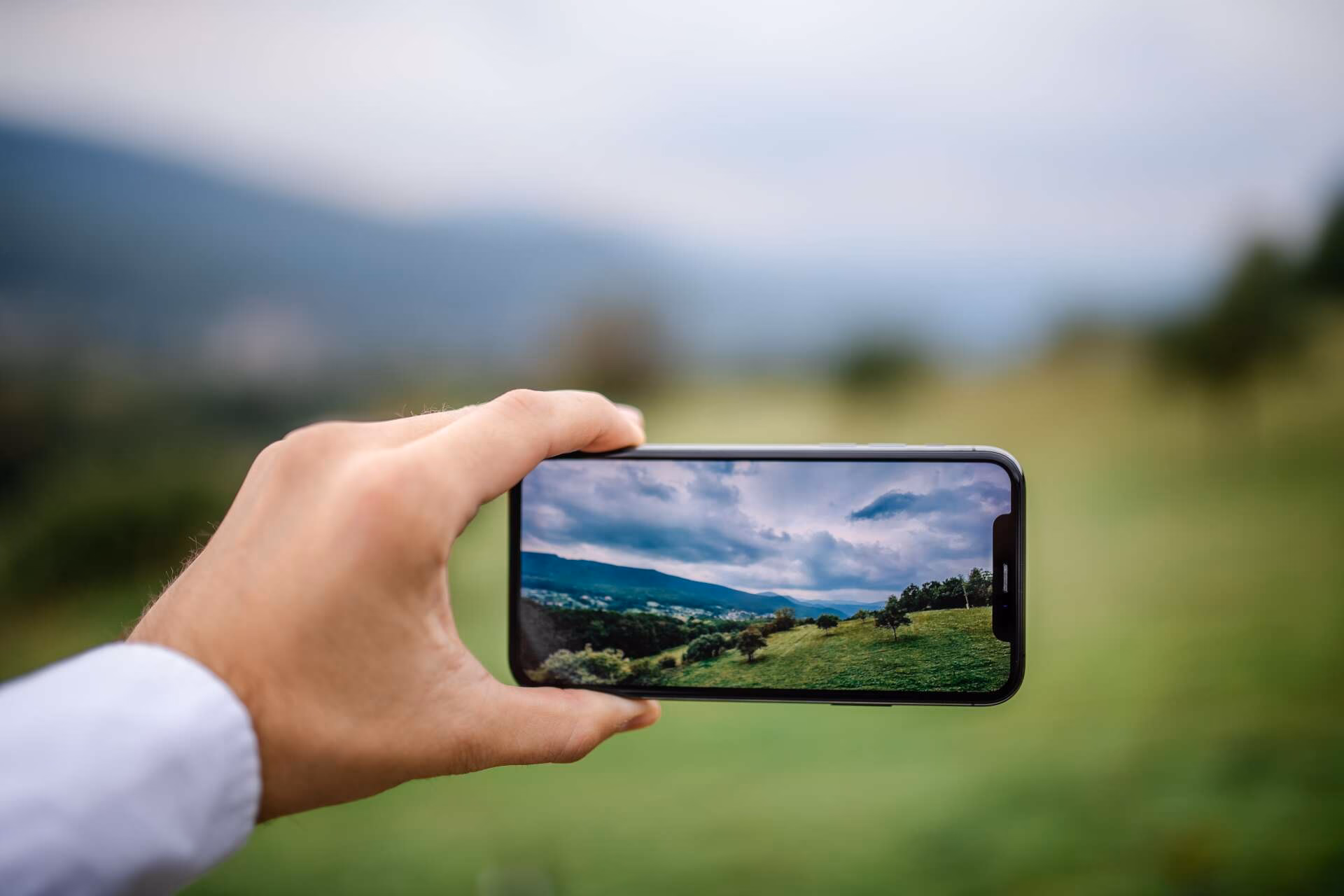 Welche Brennweite hat die Kamera des iPhone 11?