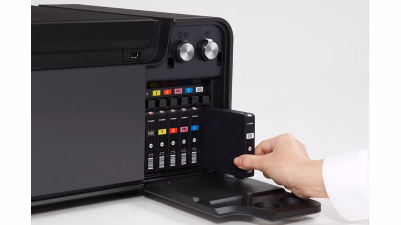 Can Canon imagePROGRAF PRO 1000 print on canvas?
