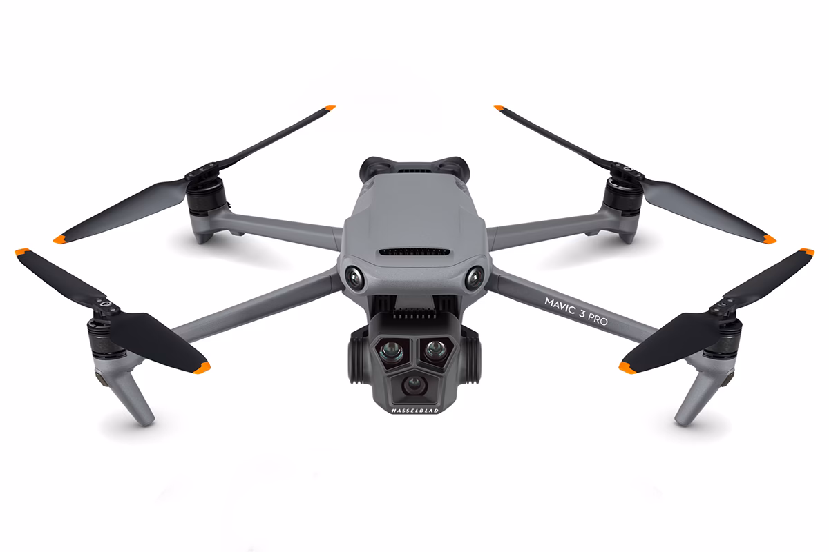 Was braucht man, um eine Drohne mit Kamera zu fliegen?