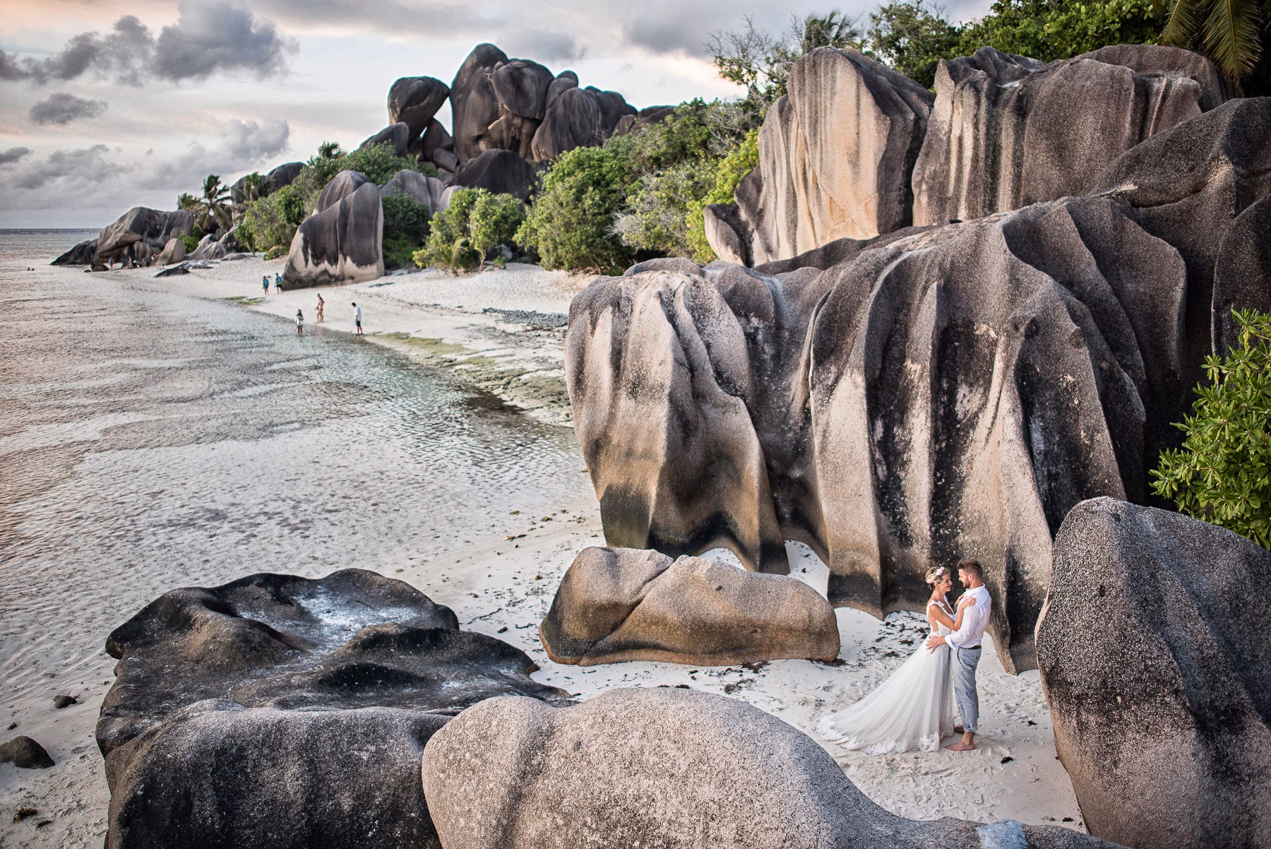Welcher Schriftsteller engagiert sich auf den Seychellen?