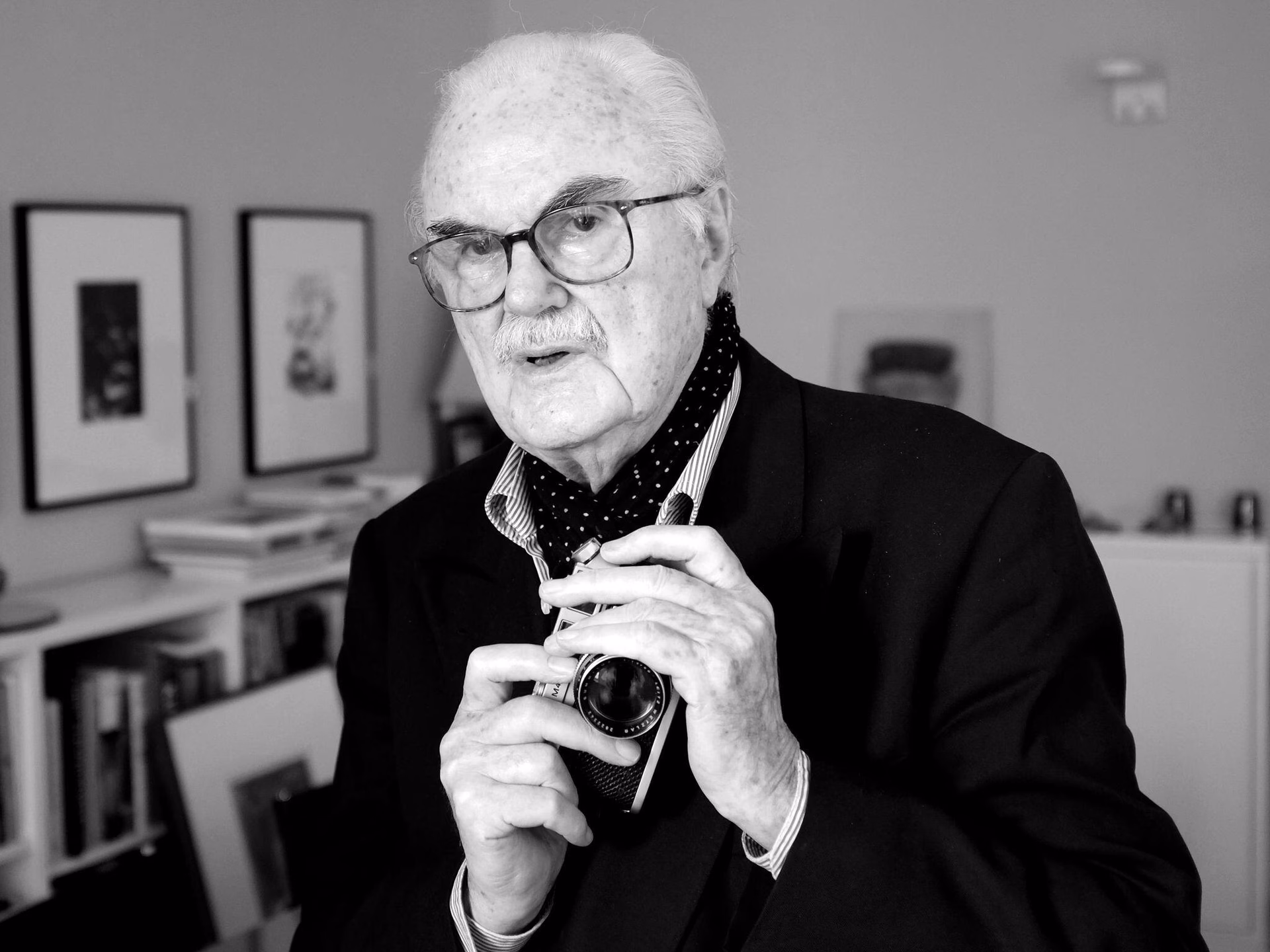 Welcher berühmte Fotograf ist gestorben?