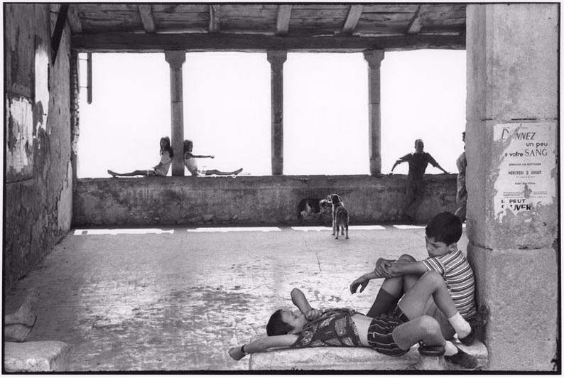 What is the photographer Henri Cartier Bresson's theory of The Decisive Moment?