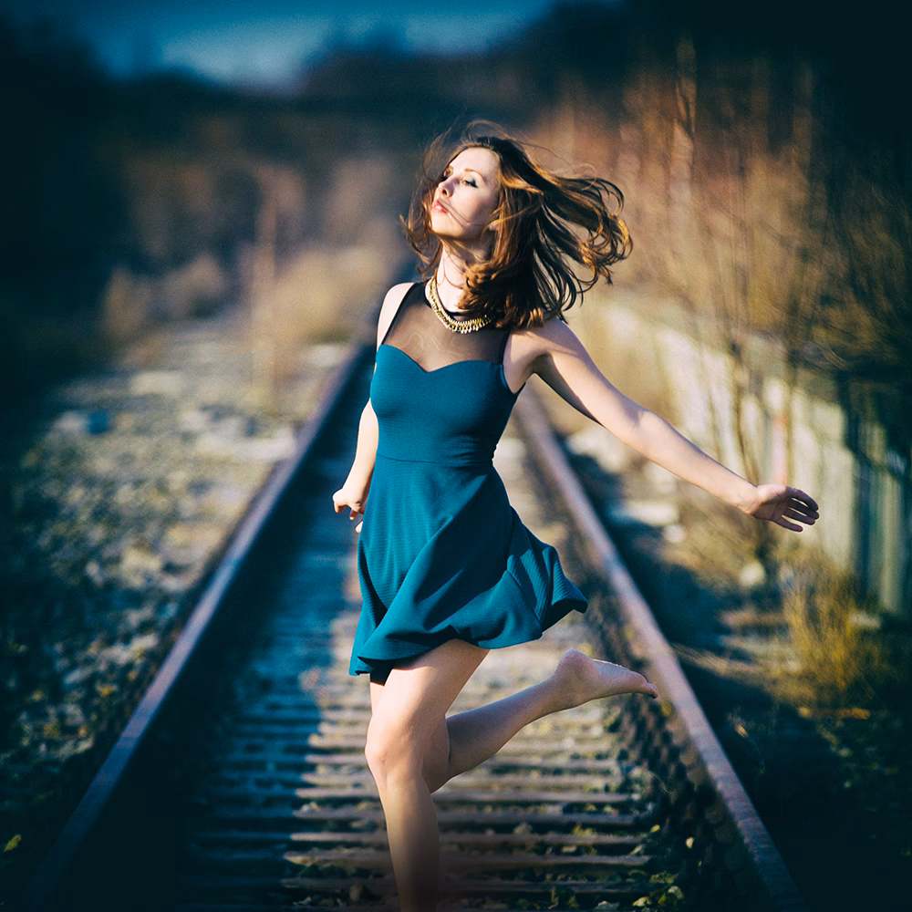 Welche natürlichen Posen gibt es für Frauen auf Fotos?