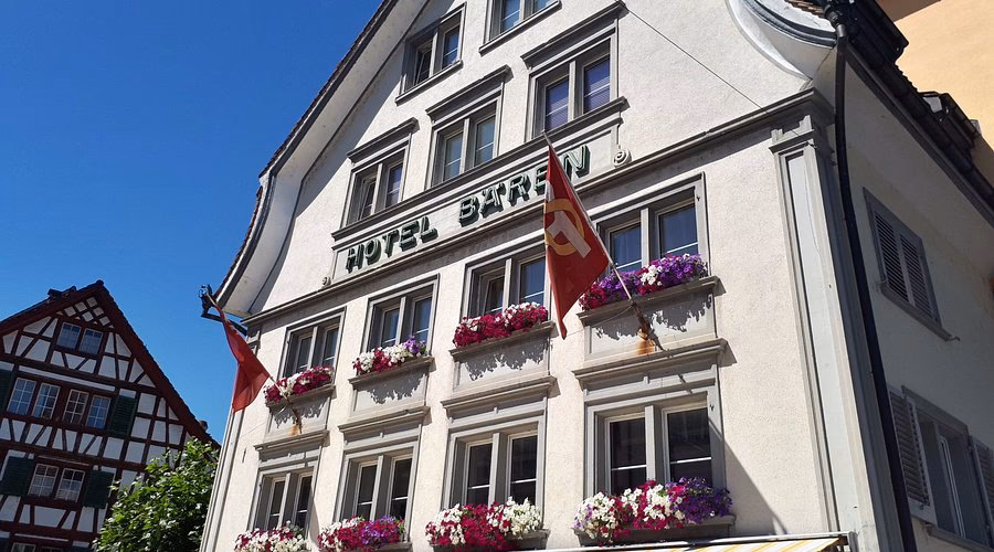 Wie hoch sind die Preise für Übernachtungen in der Marina Lachen?