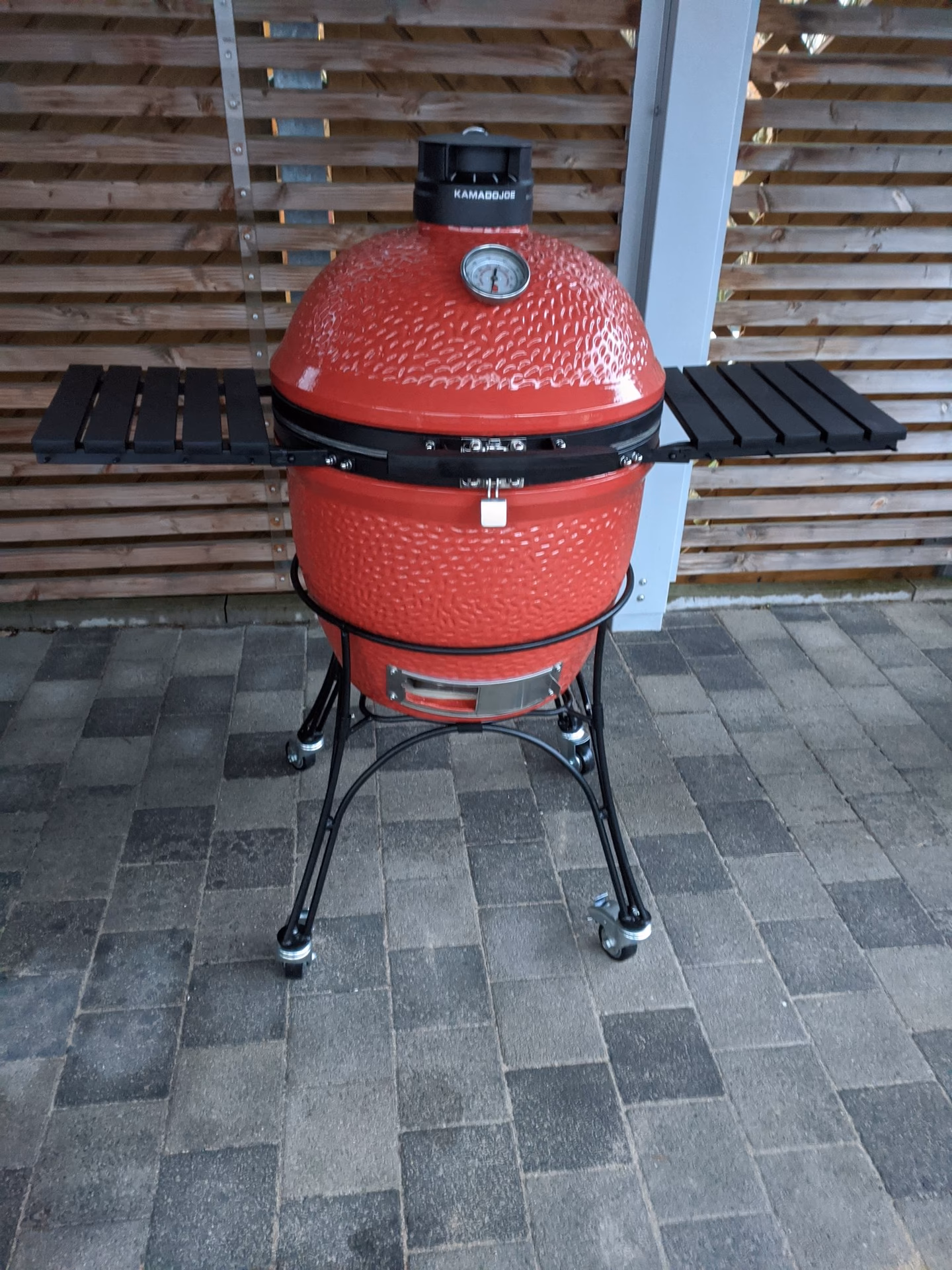 Wie lange dauert es, bis Kamado Joe die richtige Temperatur erreicht hat?