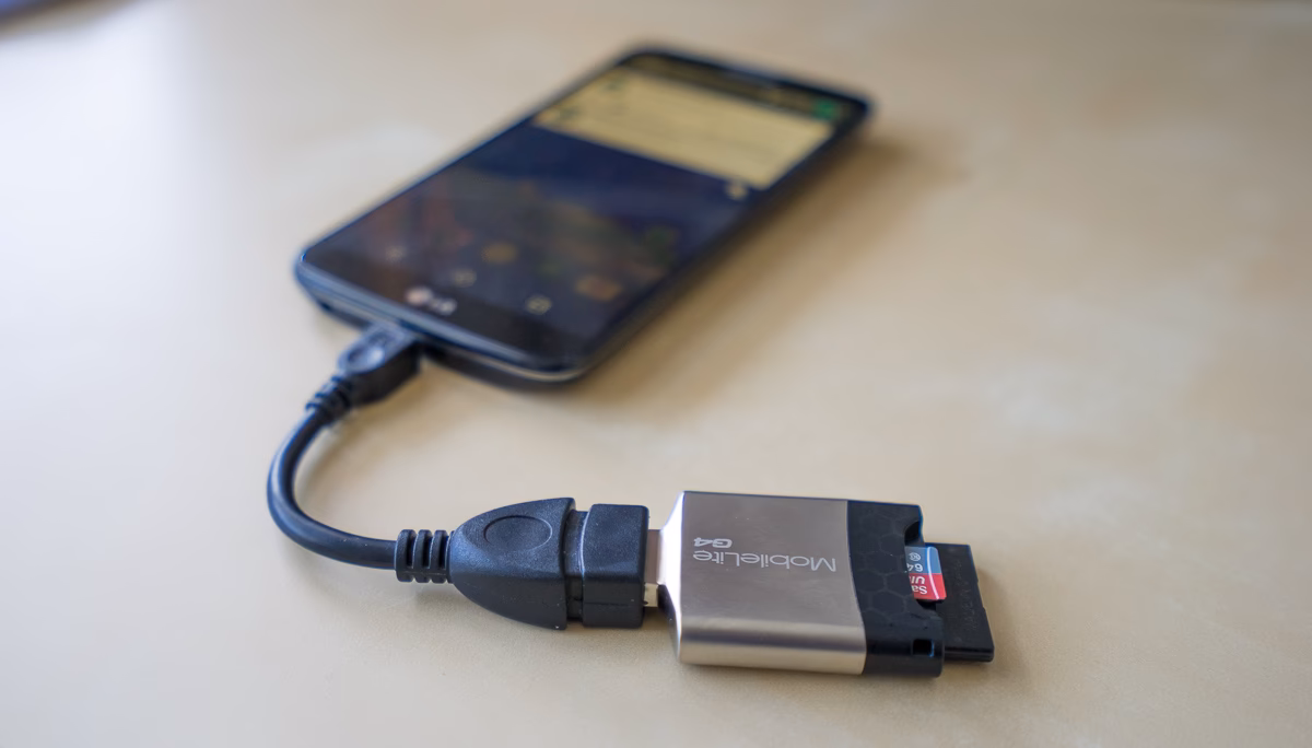 Wie verbinde ich die Kamera mit dem Mobiltelefon?