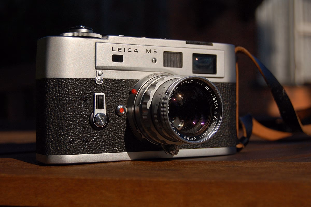 Warum ist die Leica M5 umstritten?