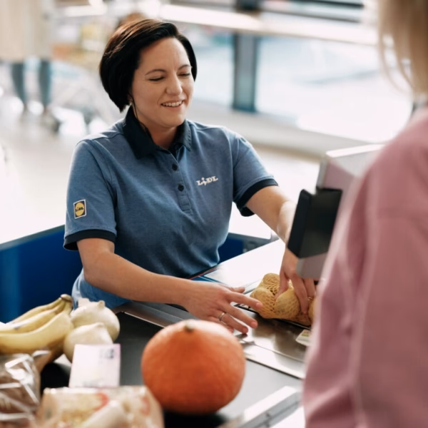 Wie viel Zentrallager hat Lidl?