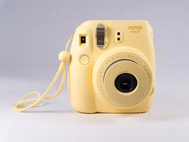 Was bedeutet Gelb auf meiner Instax-Kamera?