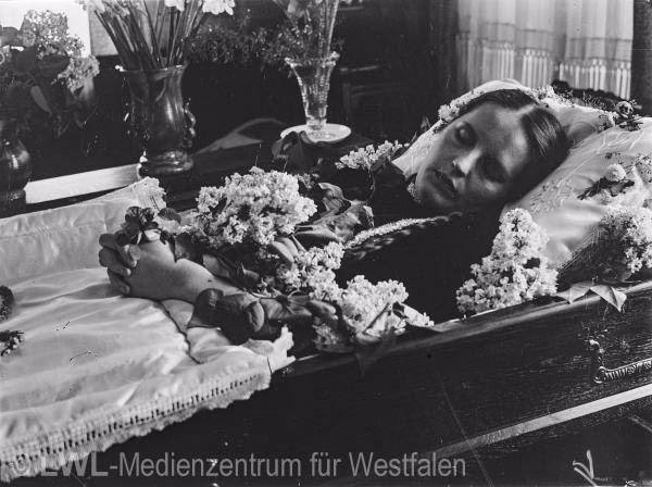 Wann haben sie aufgehört, die Toten zu fotografieren?