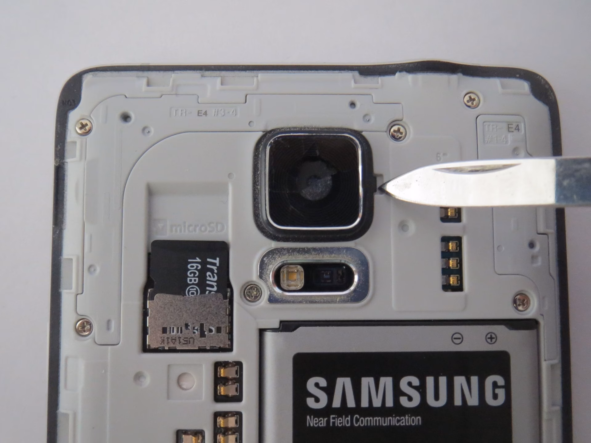 Wie alt ist das Samsung Galaxy A6+?