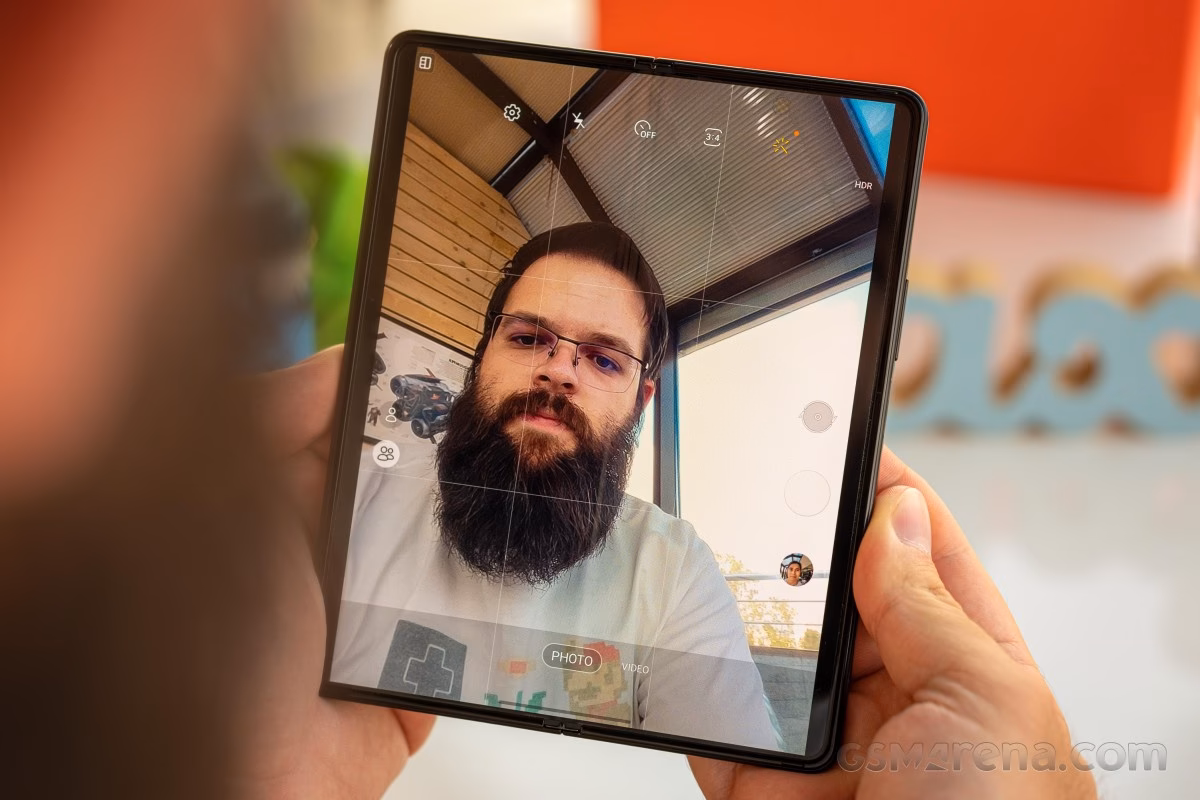 Welche Kamera hat das Samsung Z Fold?