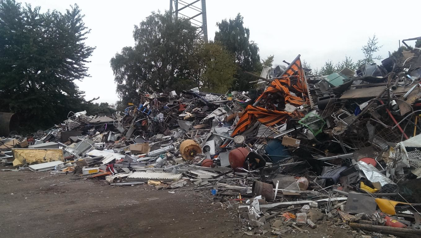 Was wird auf dem Schrottplatz gemacht?