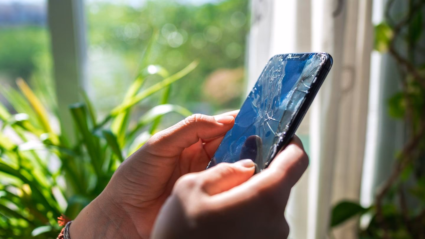 Warum wird mein Bildschirm schwarz, wenn ich telefoniere?