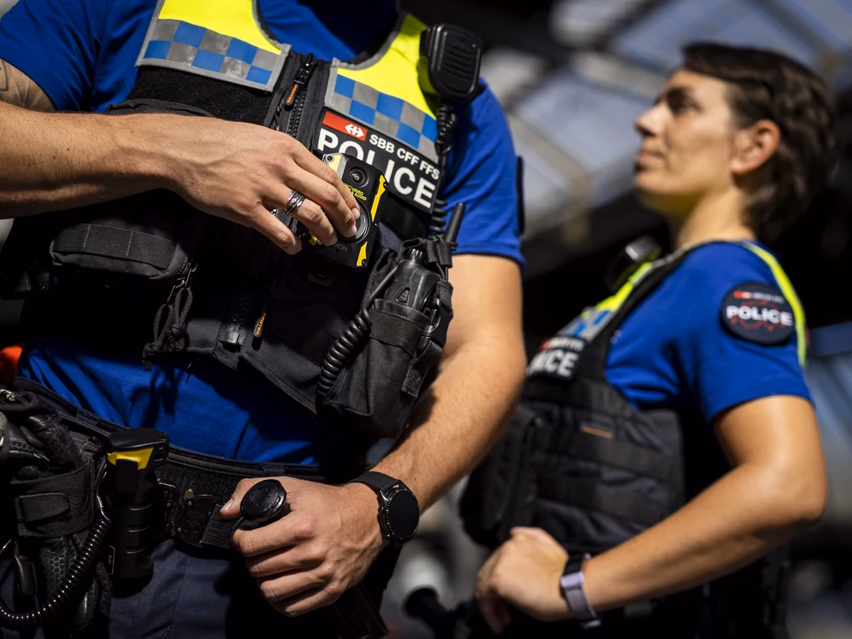 Haben Polizisten in der Schweiz Bodycams?