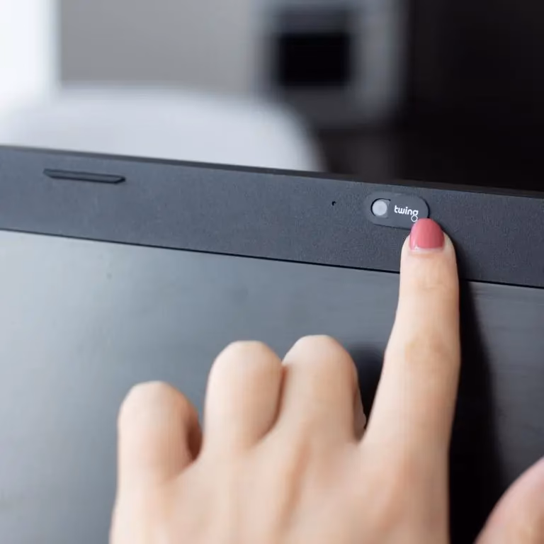 Kann man über die Kamera am Laptop beobachtet werden?