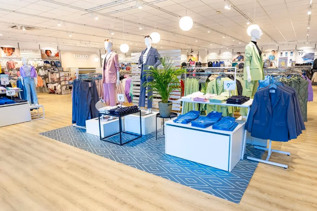 Wie hieß Takko früher?