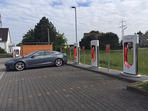 Wann kommt der Roboter von Tesla?
