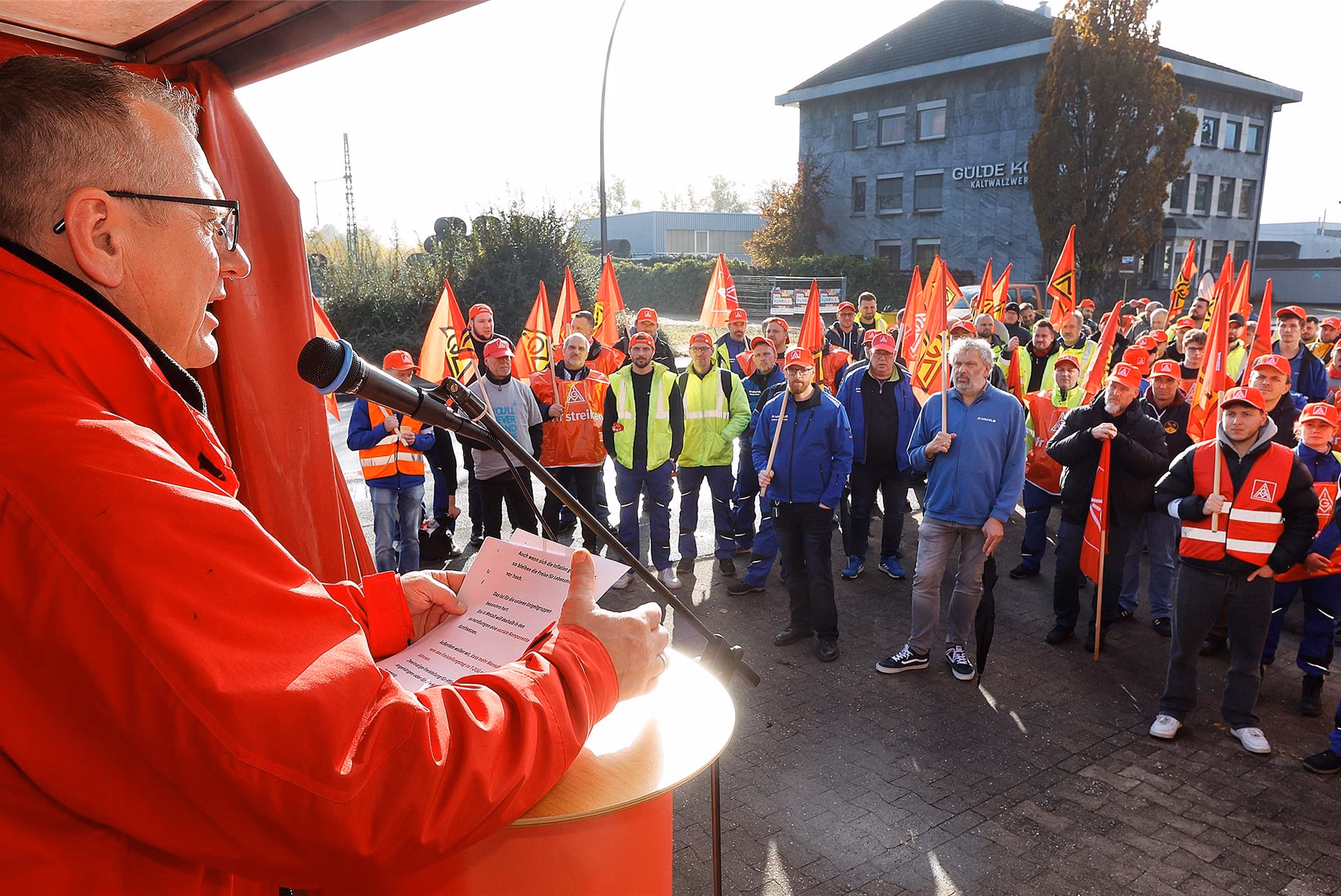 Wie viele Mitarbeiter hat VAHLE in Kamen?