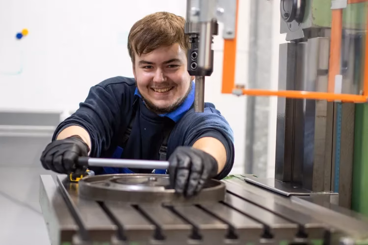 Wie viele Mitarbeiter hat VAHLE in Kamen?