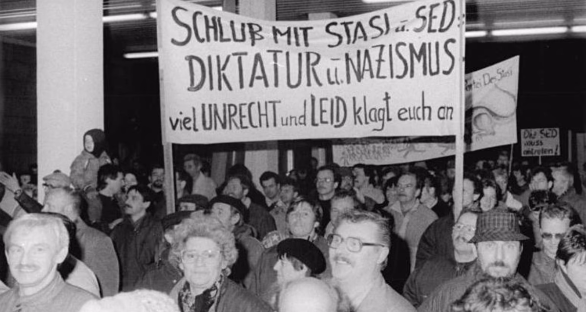 Welcher Präsident ließ die Berliner Mauer fallen?