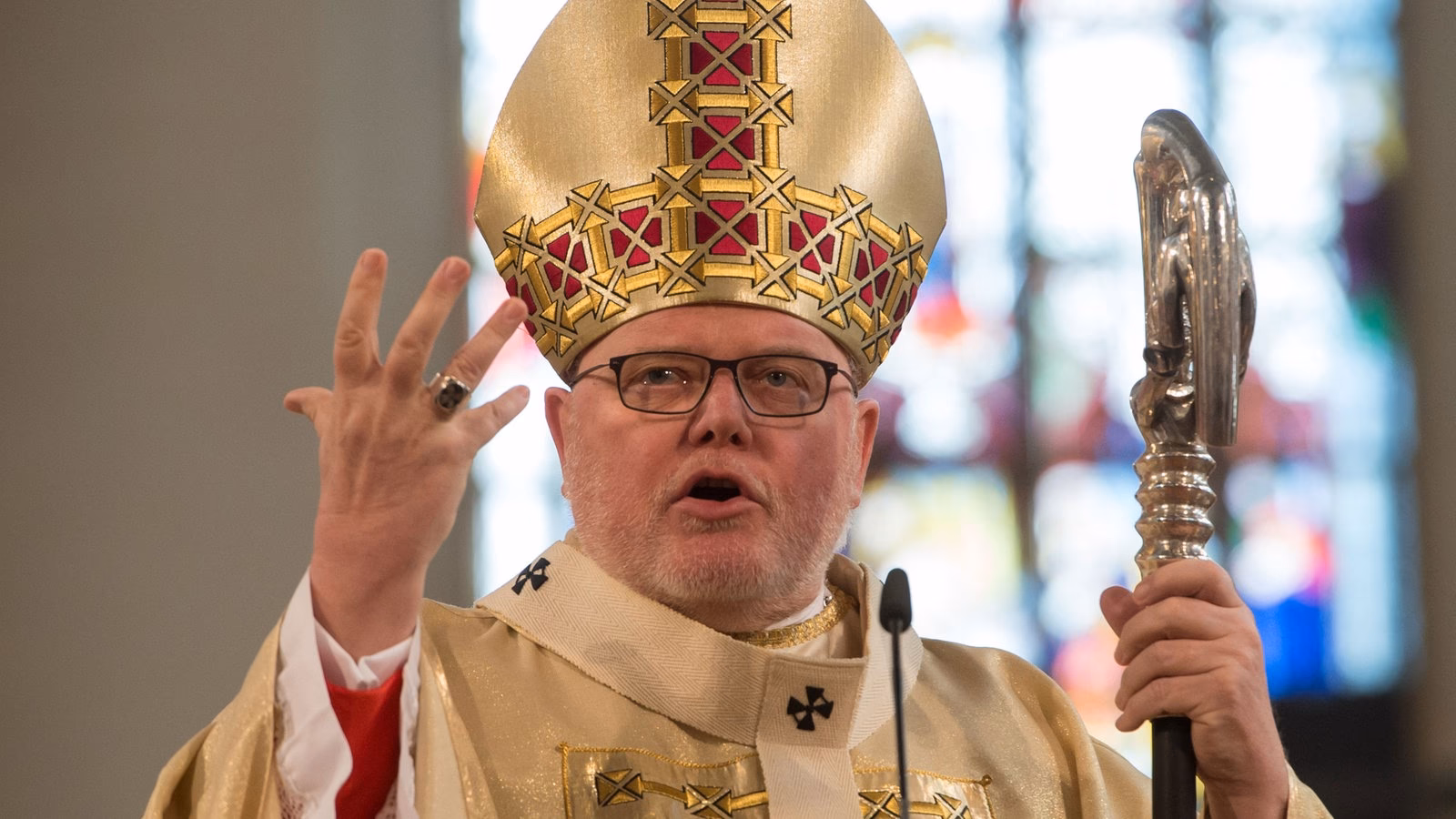 Wie wurde die Kirche so reich?