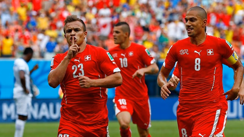 Warum ist die Schweiz bei der WM 2014 ausgeschieden?