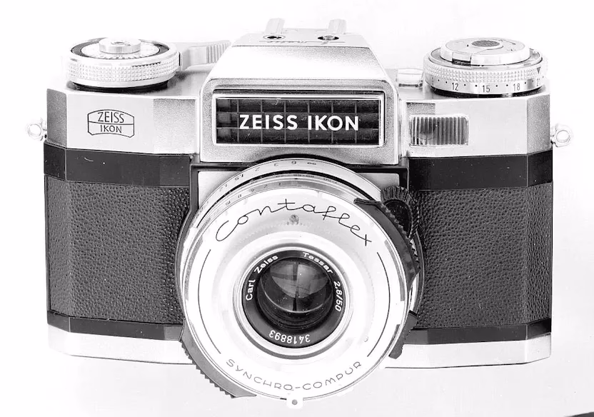 Wie alt ist die Zeiss Ikon Kamera?